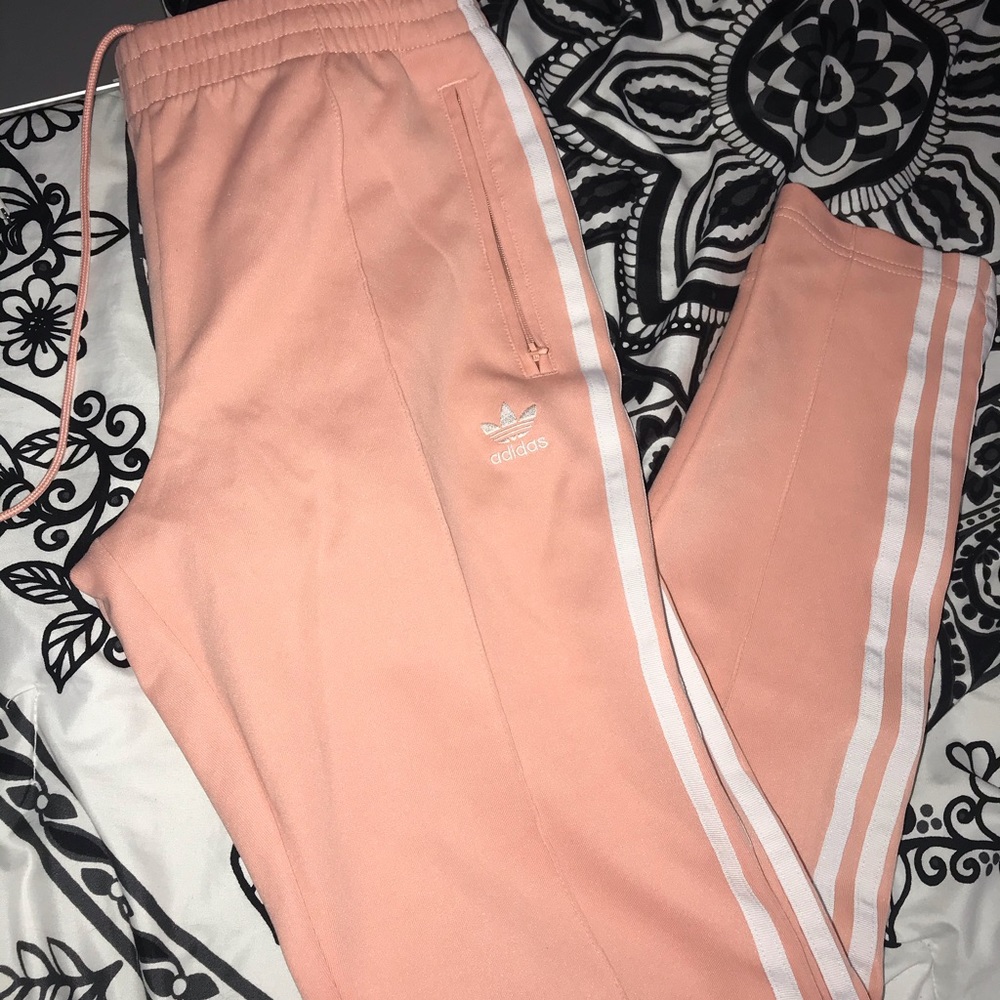 ADIDAS SWEATPANTS 💓🍥✨